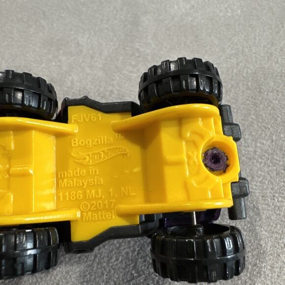 Lot Of 3 Matchbox Hot Wheels Die Cast Cars Toy Cars Vehicles Colorful - Picture 5 of 9